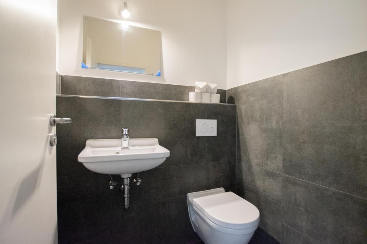 Apartment Tolstov - 250m2 Loft With 6 Im Industriegebiet - 20 Min Messe Dus & Old Town Dus