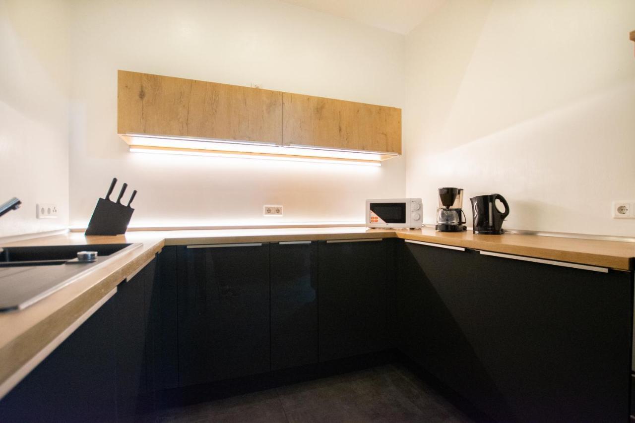 Tolstov - 250m2 Loft With 6 Im Industriegebiet - 20 Min Messe Dus & Old Town Dus Apartment