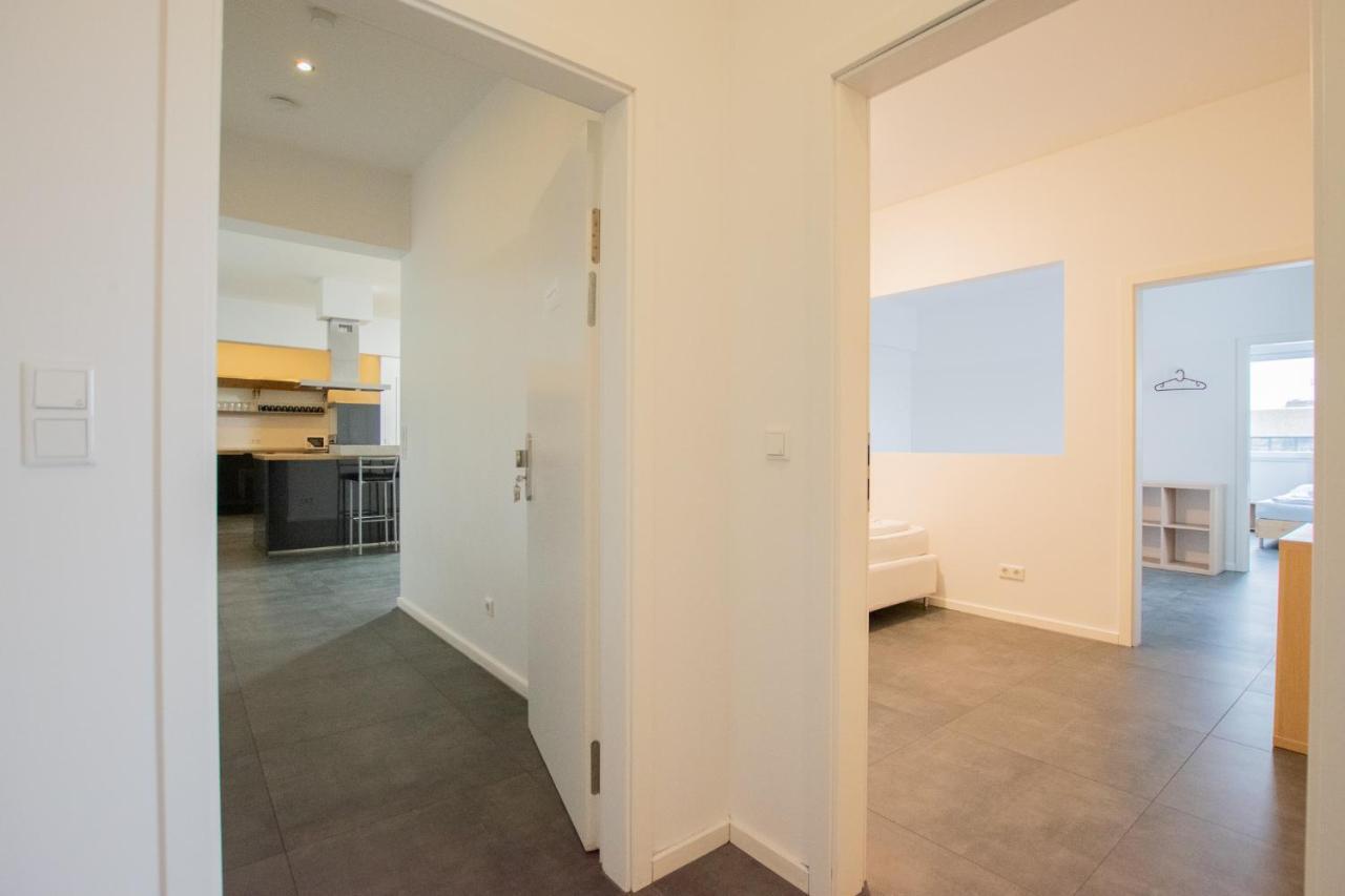 Apartment Tolstov - 250m2 Loft With 6 Im Industriegebiet - 20 Min Messe Dus & Old Town Dus