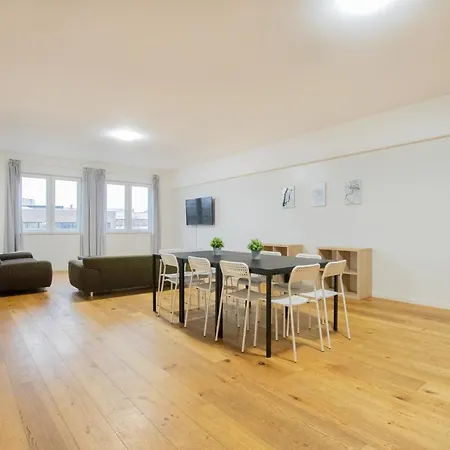 Apartment Tolstov - 250m2 Loft With 6 Im Industriegebiet - 20 Min Messe Dus & Old Town Dus